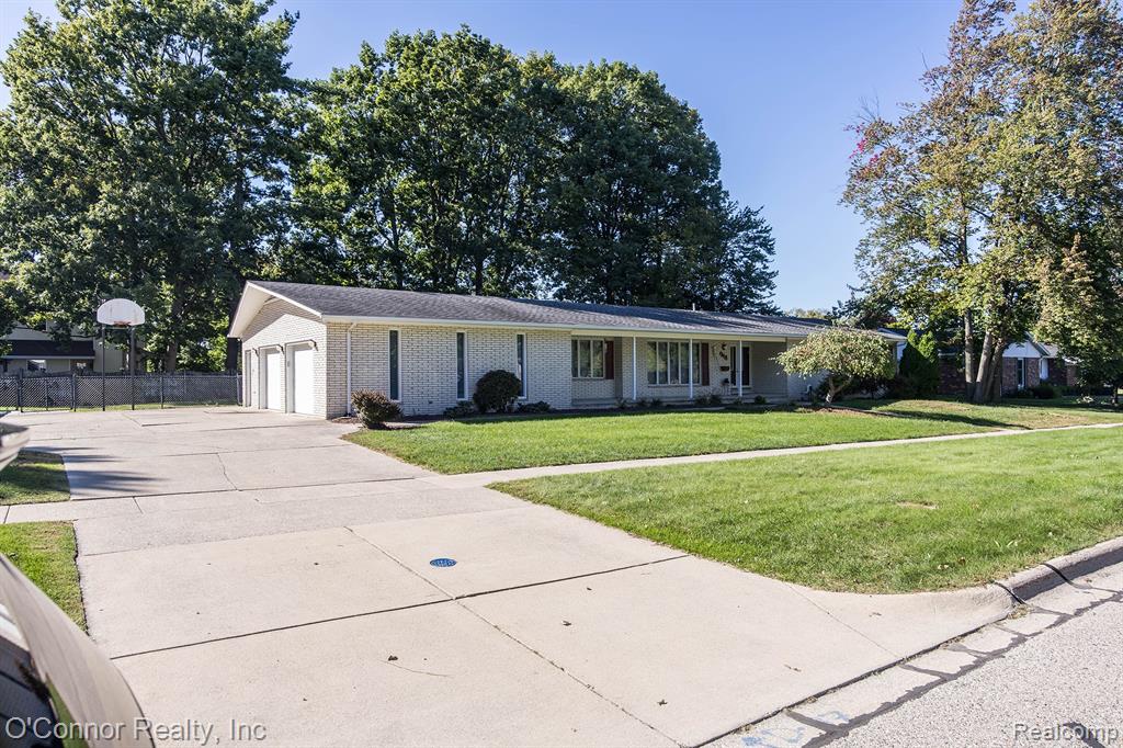 948 Illinois Street Property Photo 35