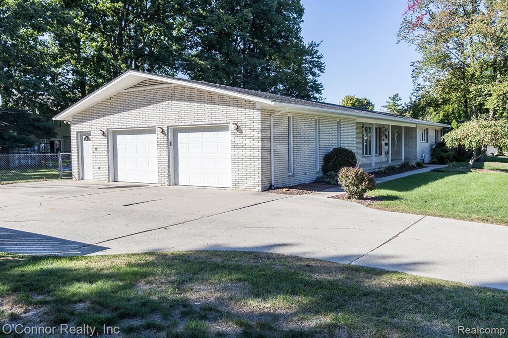 948 Illinois Street Property Photo 37