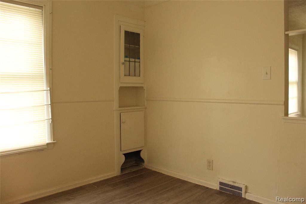 9184 Harvard Road Property Photo 9