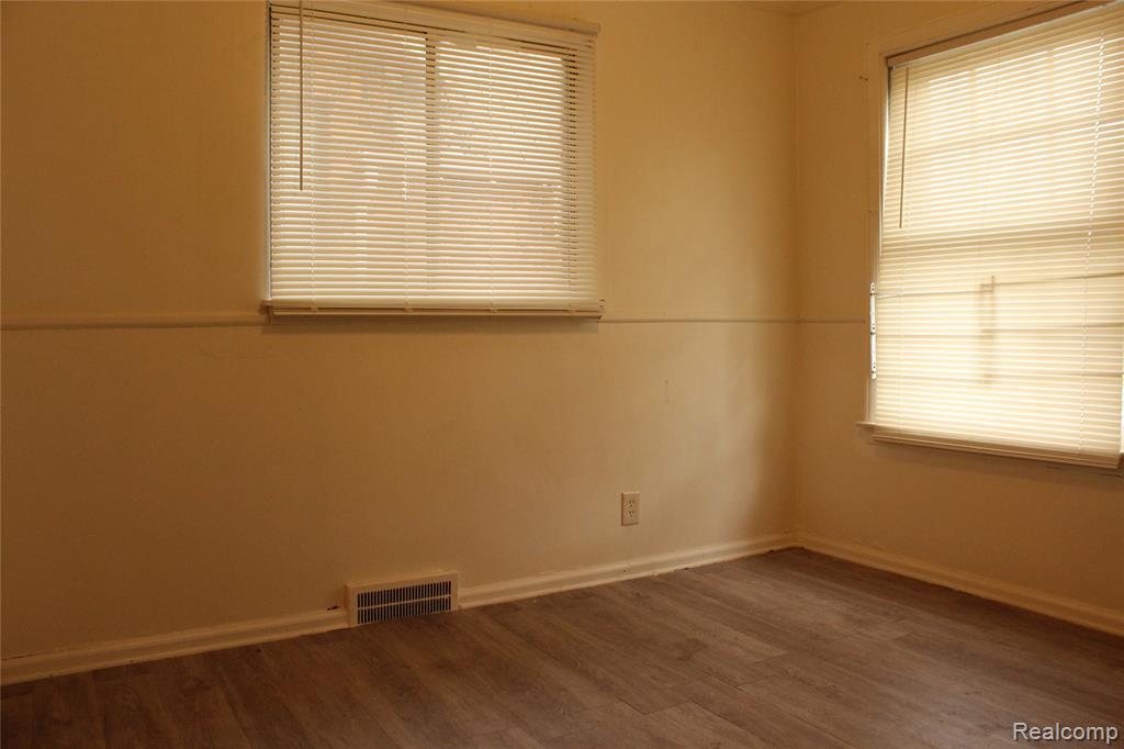 9184 Harvard Road Property Photo 10