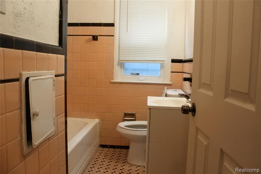 9184 Harvard Road Property Photo 12