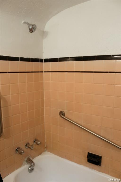 9184 Harvard Road Property Photo 13