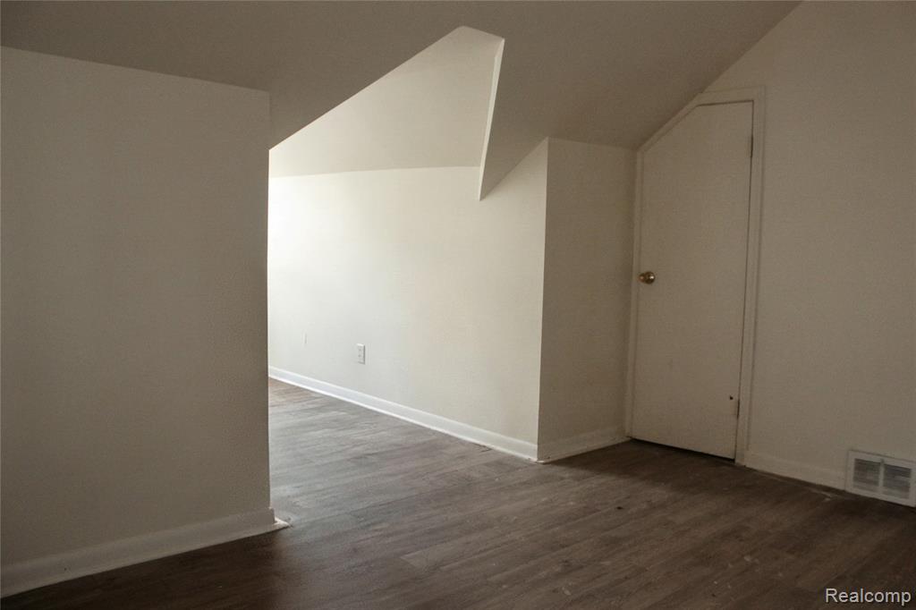9184 Harvard Road Property Photo 21