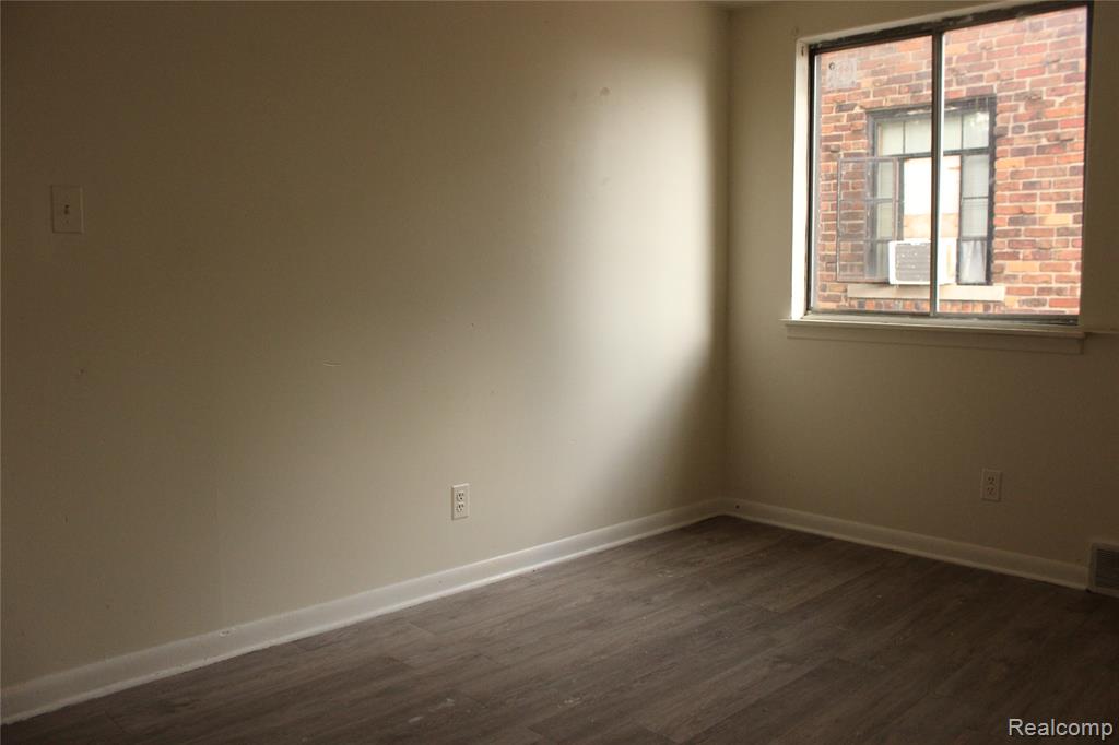 9184 Harvard Road Property Photo 23