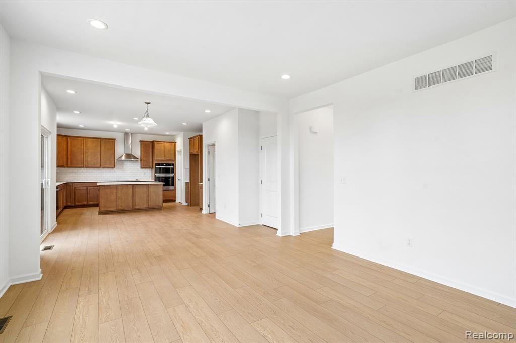 7456 Abigail Drive Property Photo 12