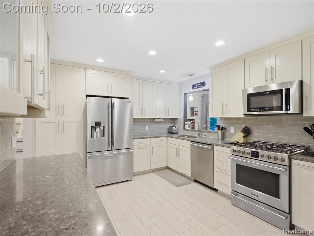 1721 Stratford Street Property Photo 27