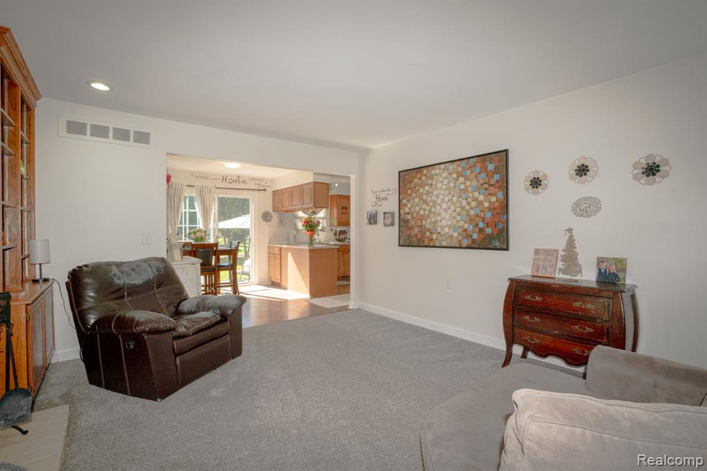 12866 Windsor Court Property Photo 7