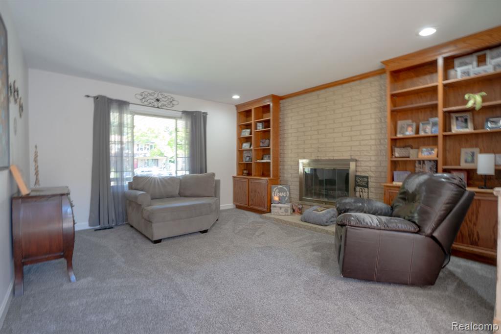12866 Windsor Court Property Photo 8