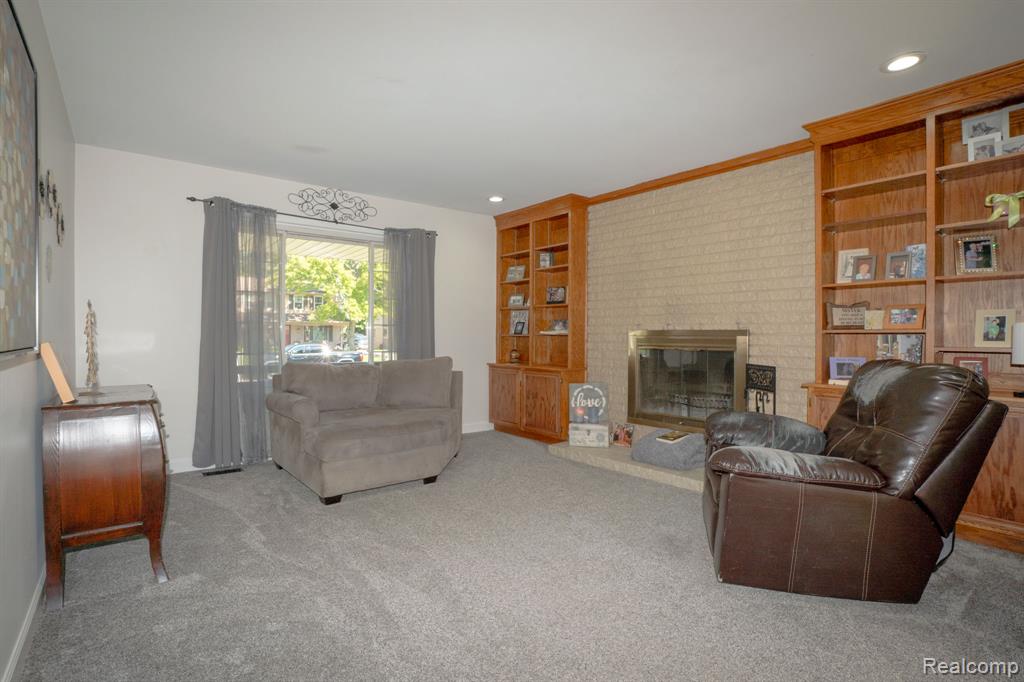 12866 Windsor Court Property Photo 9