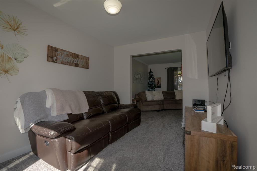 12866 Windsor Court Property Photo 17