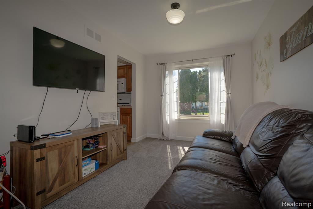 12866 Windsor Court Property Photo 18