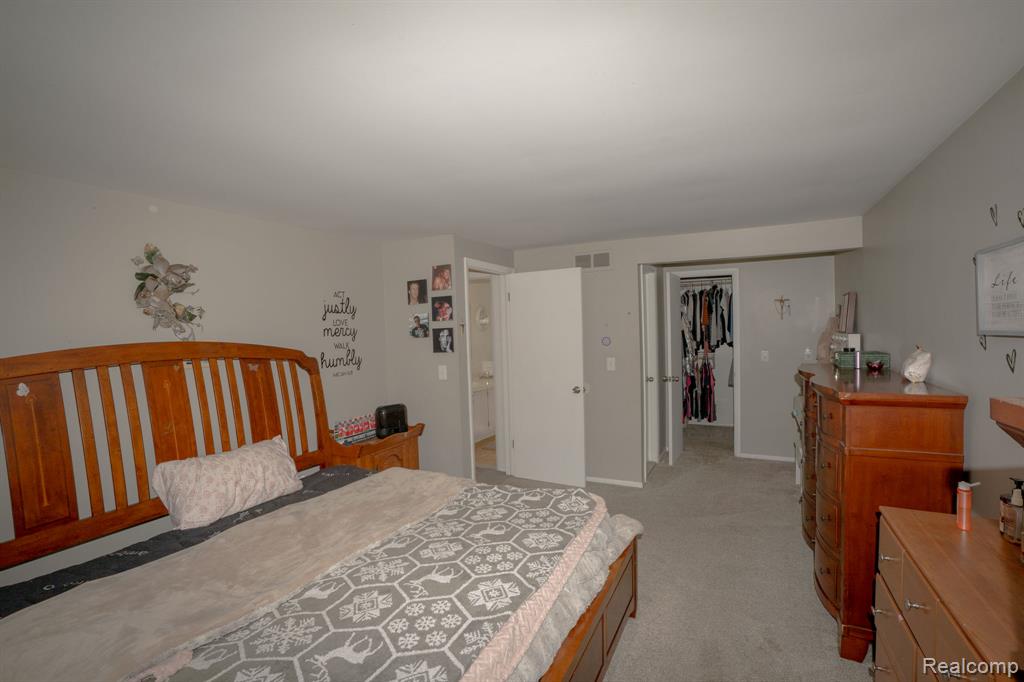 12866 Windsor Court Property Photo 23