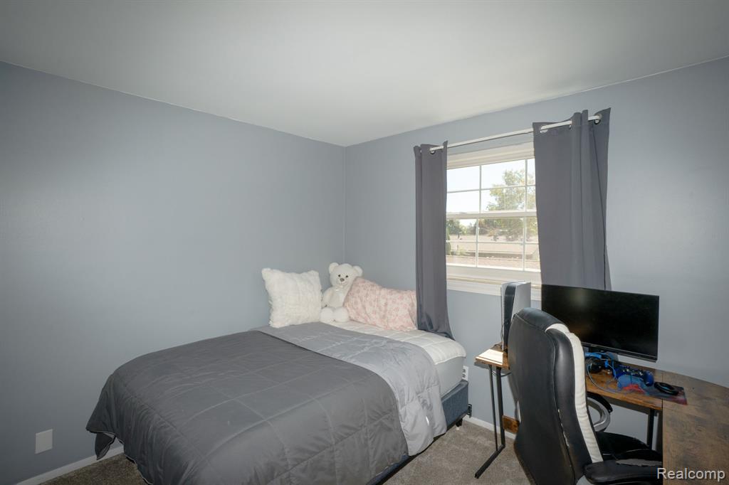 12866 Windsor Court Property Photo 27