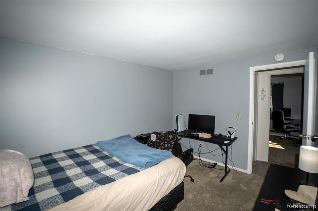 12866 Windsor Court Property Photo 28