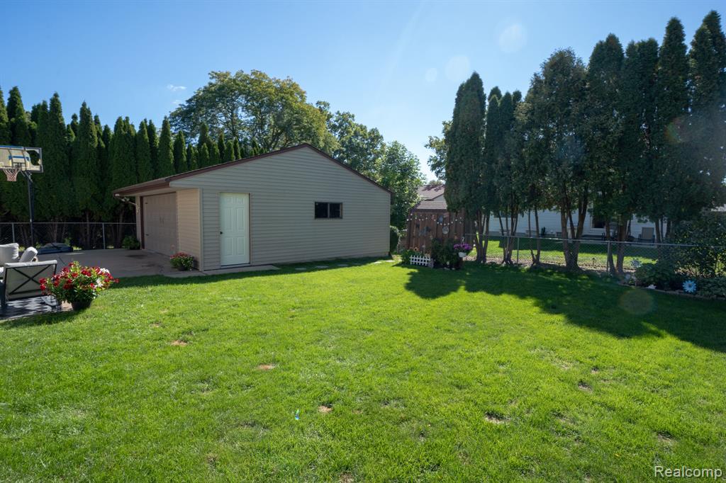 12866 Windsor Court Property Photo 31