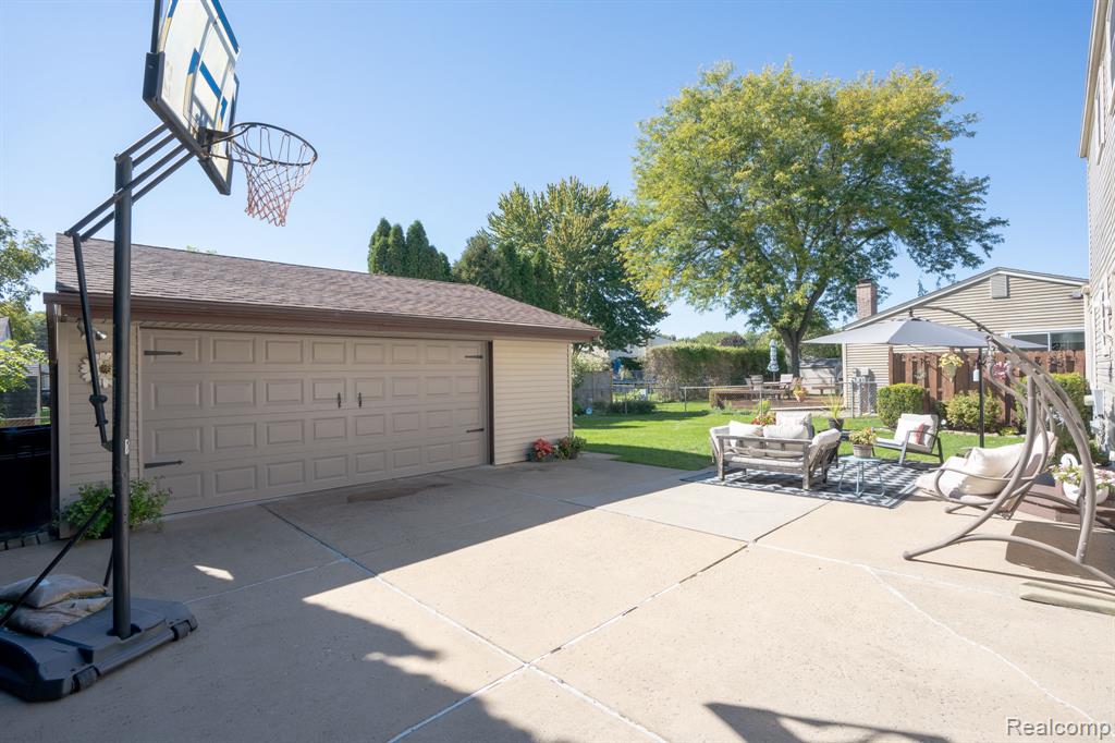 12866 Windsor Court Property Photo 33