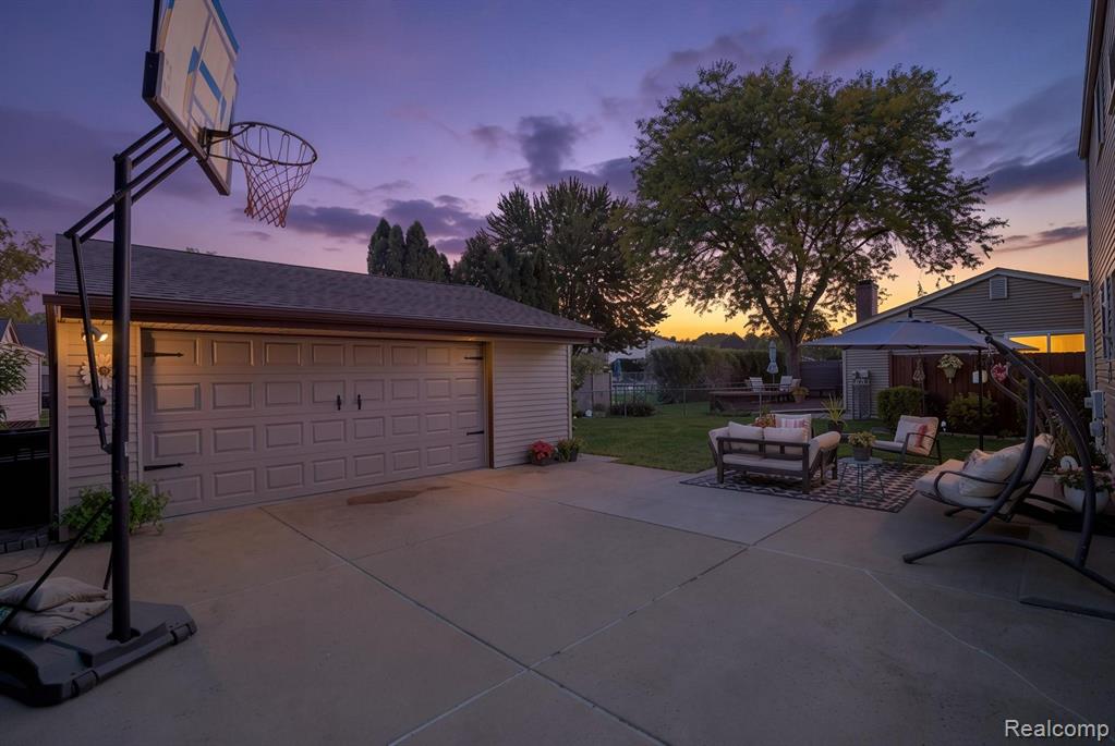 12866 Windsor Court Property Photo 47