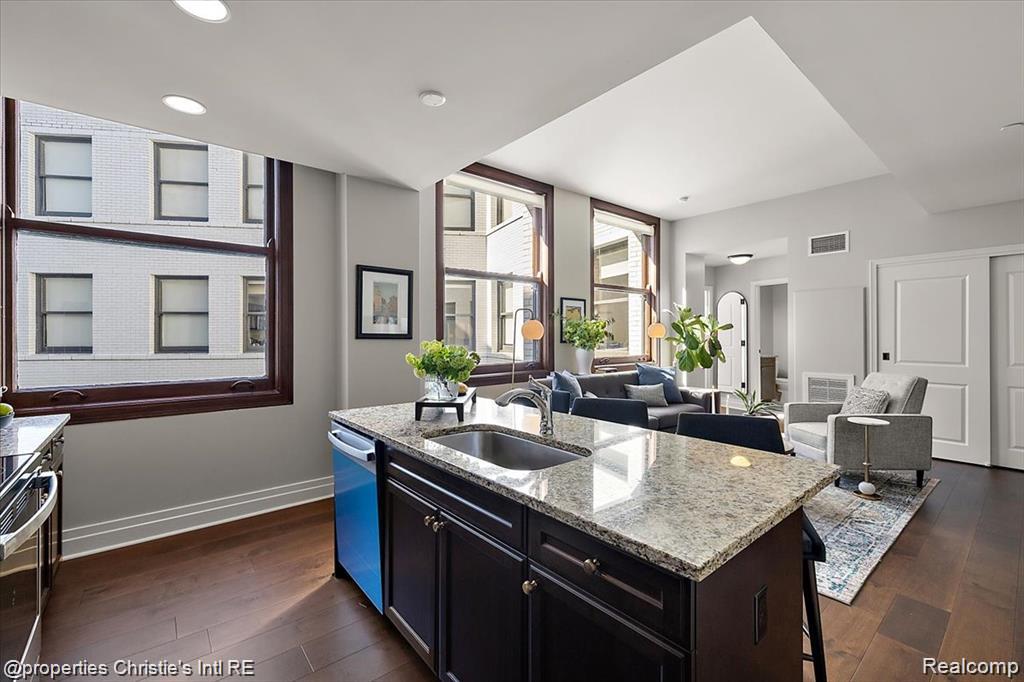 1 Park Avenue Property Photo 7