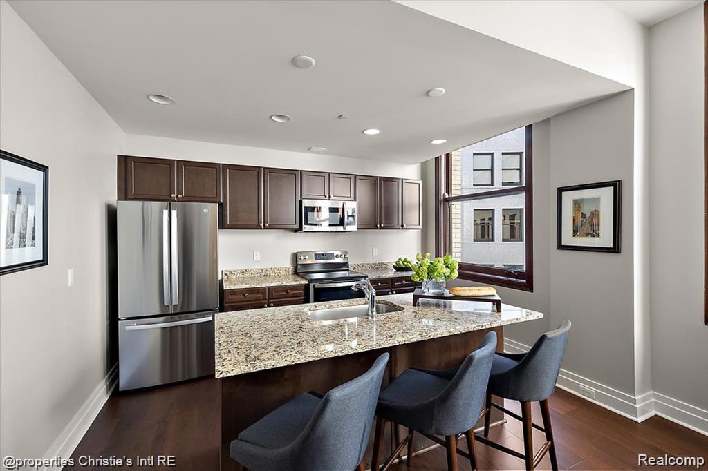 1 Park Avenue Property Photo 9
