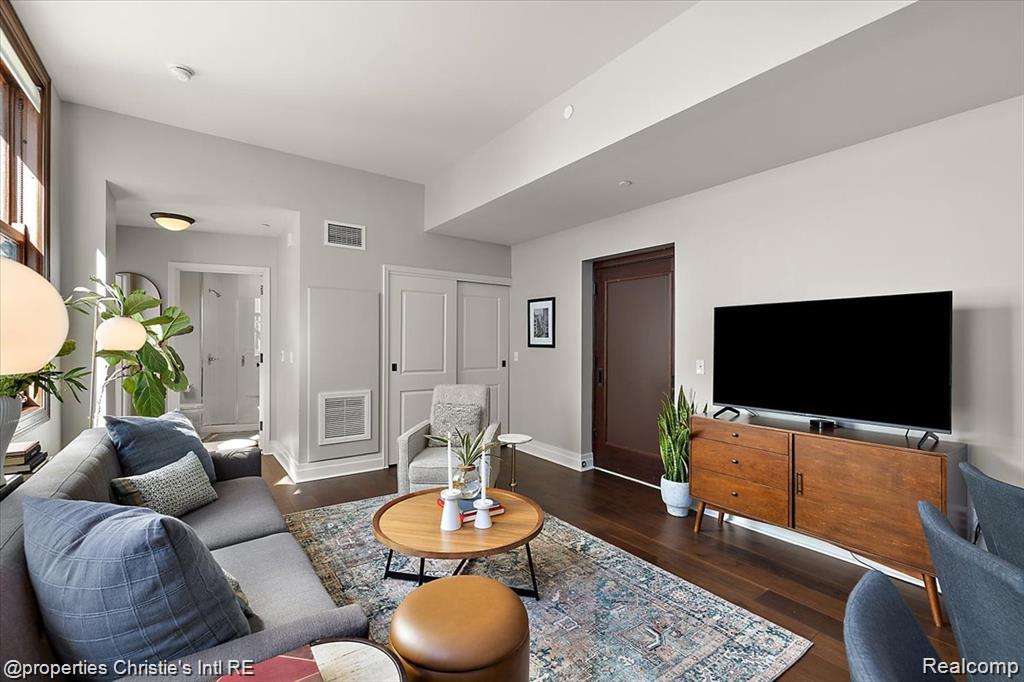 1 Park Avenue Property Photo 26