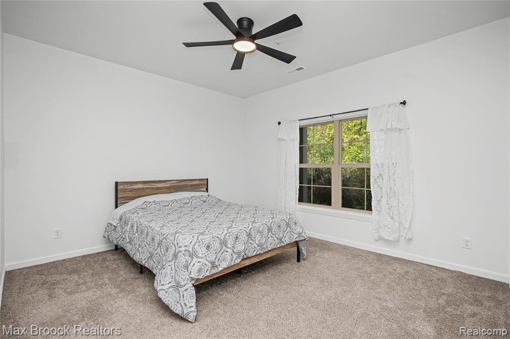 616 Pointe Drive Property Photo 19