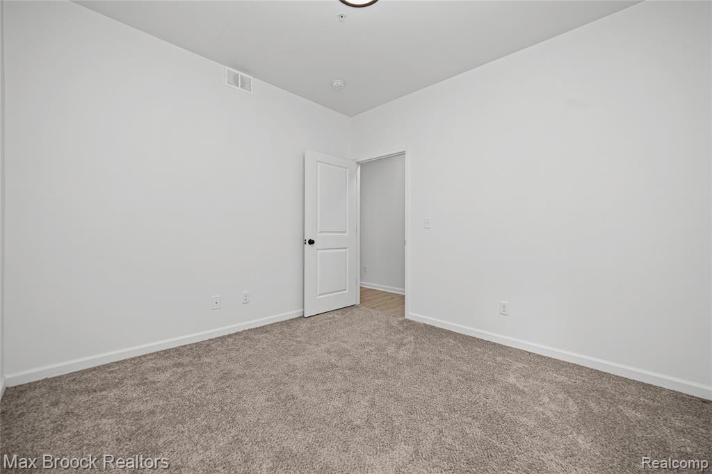616 Pointe Drive Property Photo 26