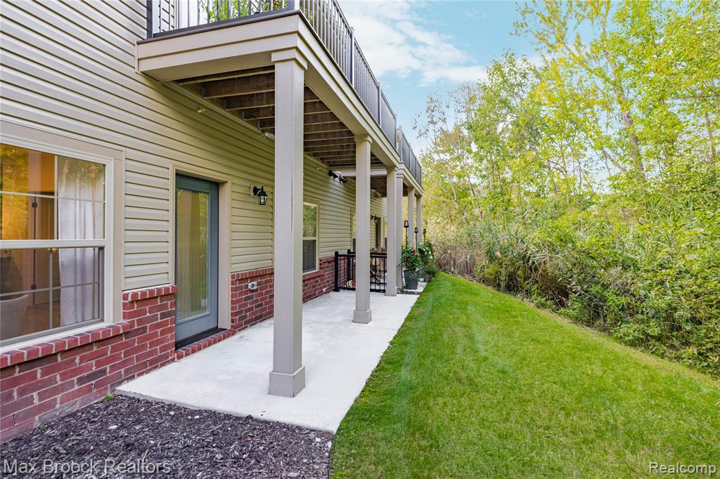 616 Pointe Drive Property Photo 32