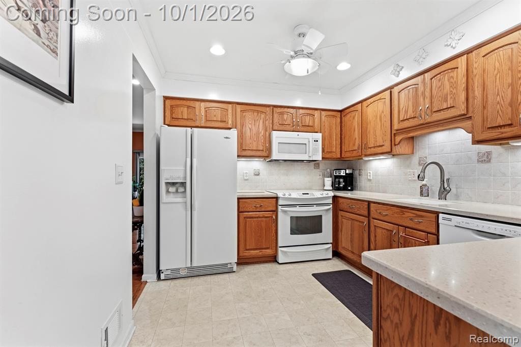 15744 E Golfview Drive Property Photo 9