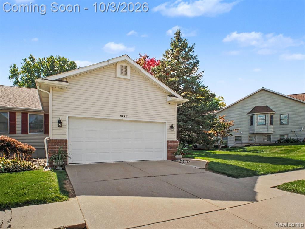 9089 Luea Lane Property Photo 4