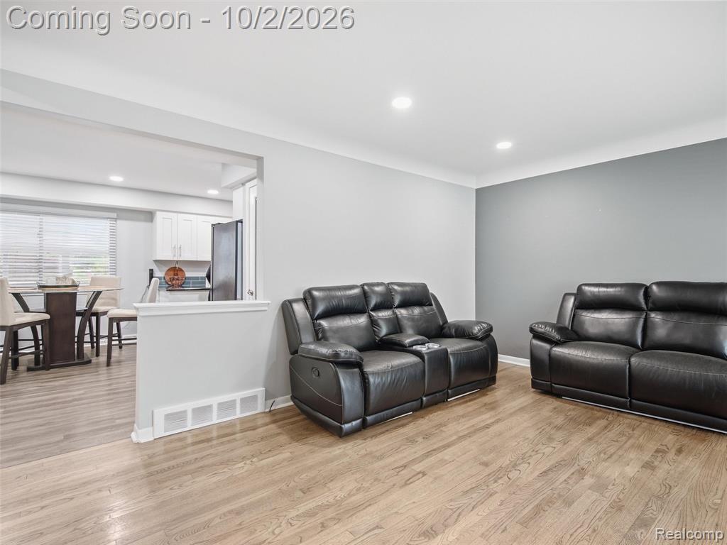 27901 Grobbel Drive Property Photo 4