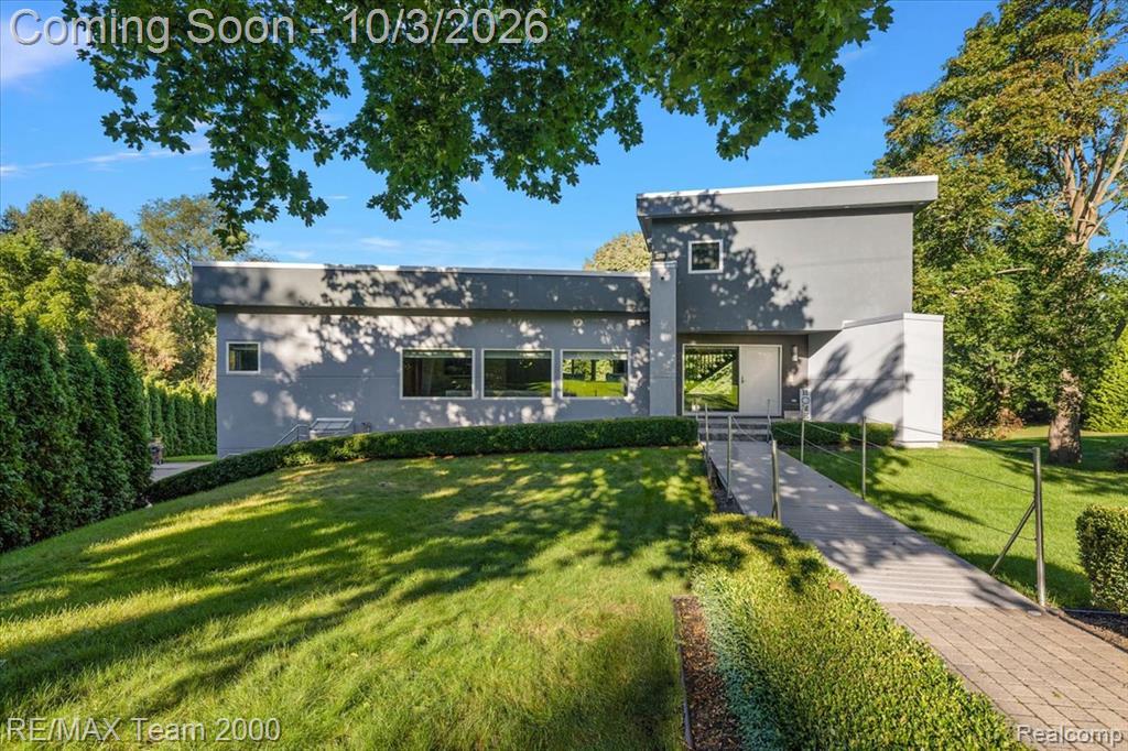 30525 Rosemond Drive Property Photo 1