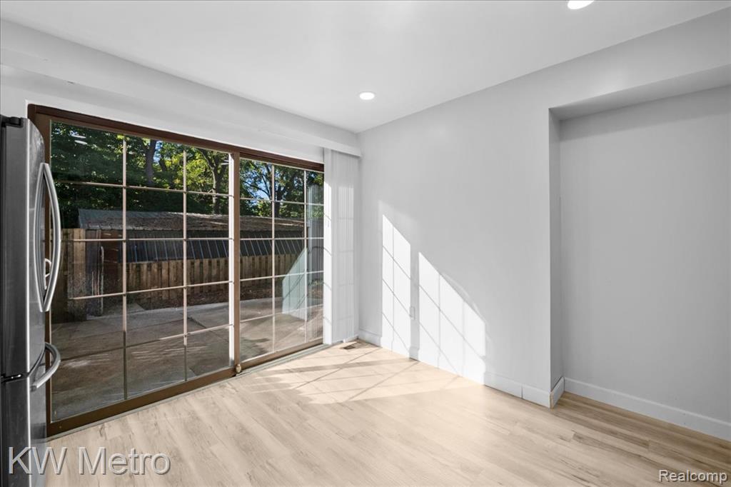 25168 Maplebrooke Drive Property Photo 10