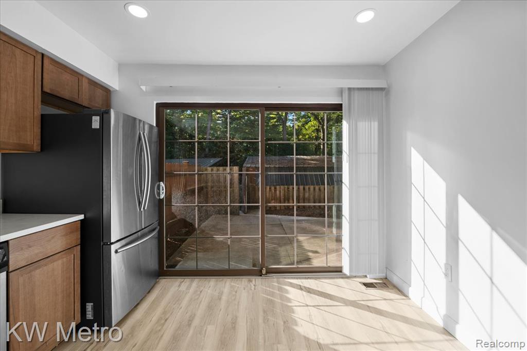 25168 Maplebrooke Drive Property Photo 11