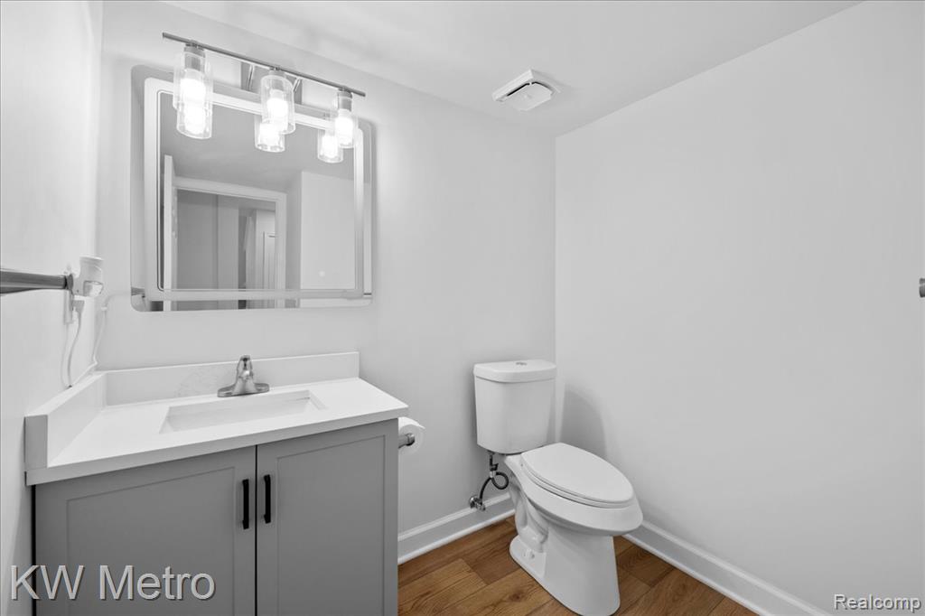25168 Maplebrooke Drive Property Photo 12