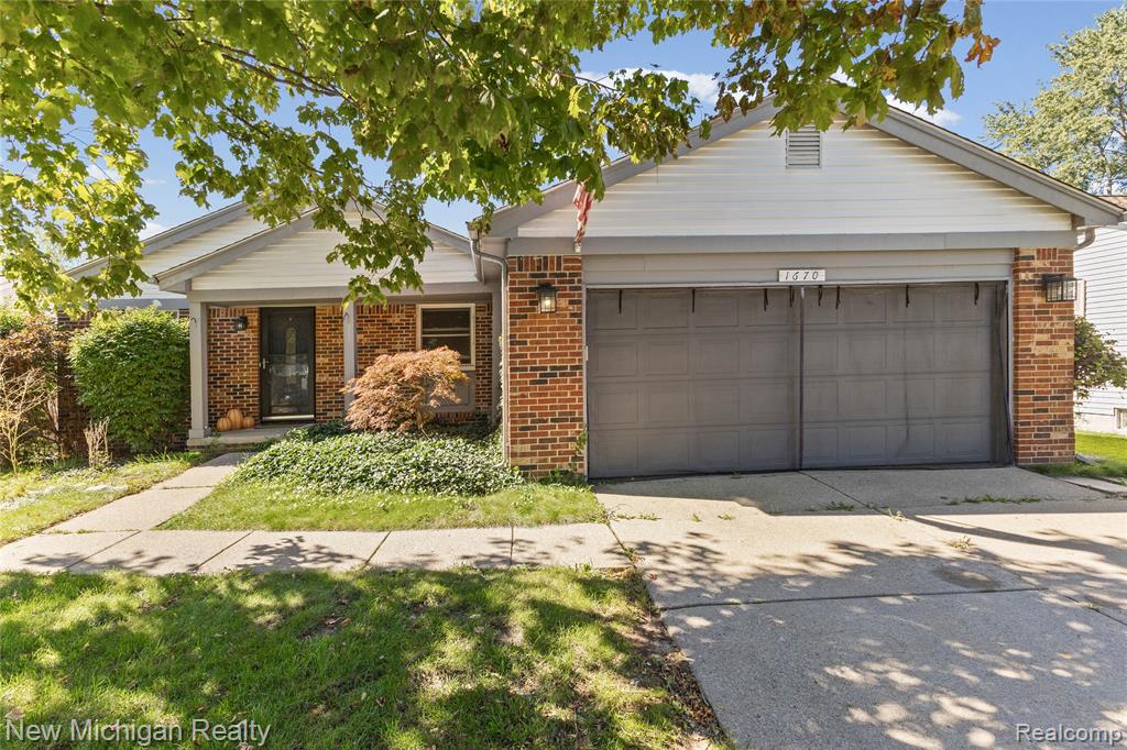 1670 Heritage Drive Property Photo 1