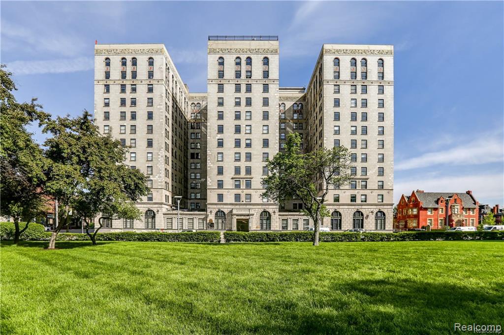 15 E Kirby Street Property Photo 2