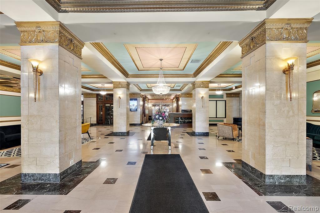 15 E Kirby Street Property Photo 4