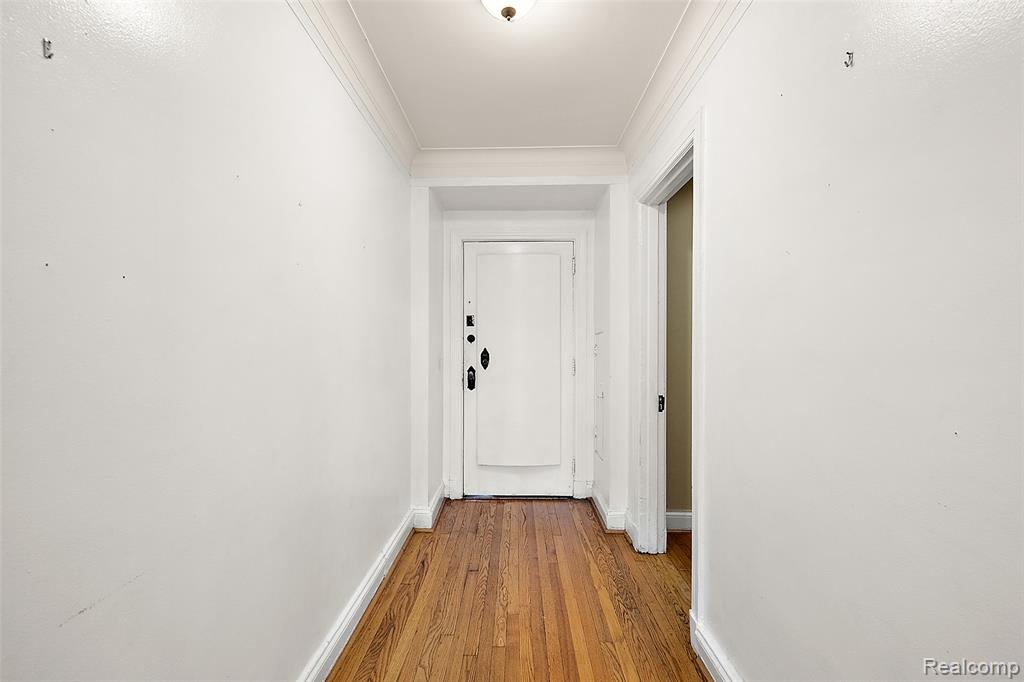 15 E Kirby Street Property Photo 9