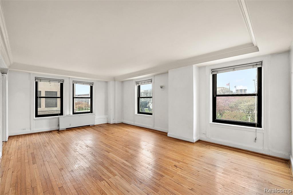 15 E Kirby Street Property Photo 11