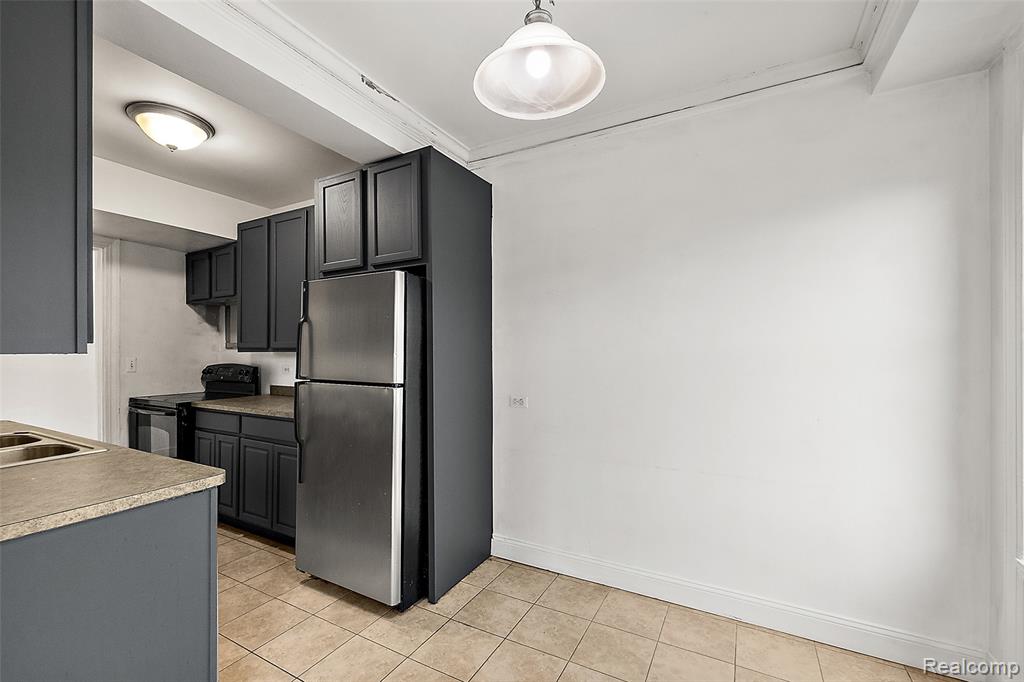 15 E Kirby Street Property Photo 18