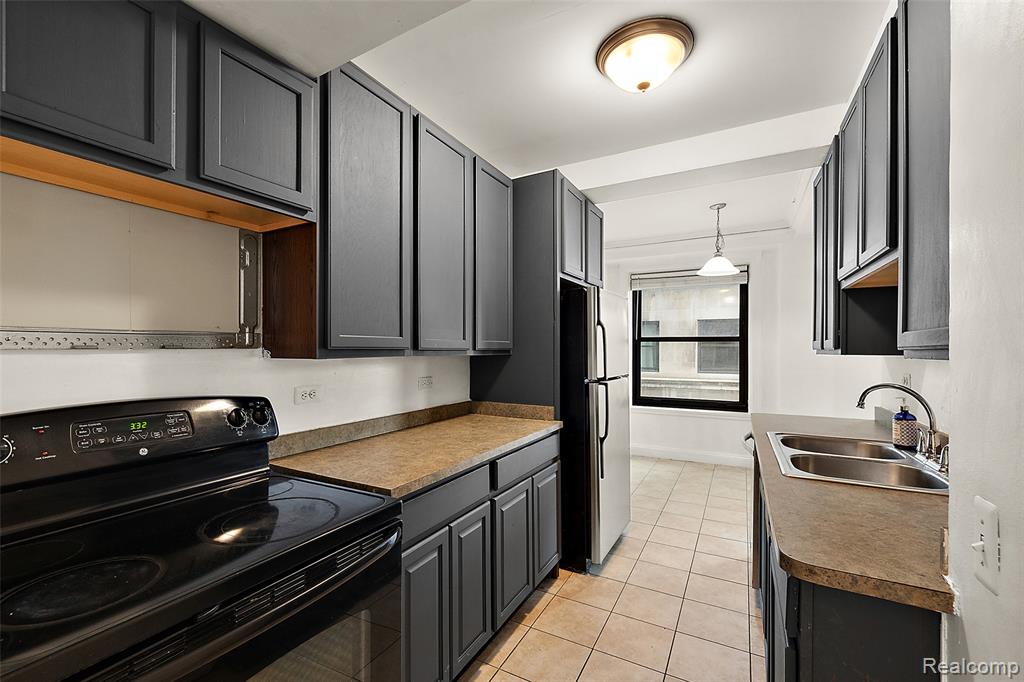 15 E Kirby Street Property Photo 25