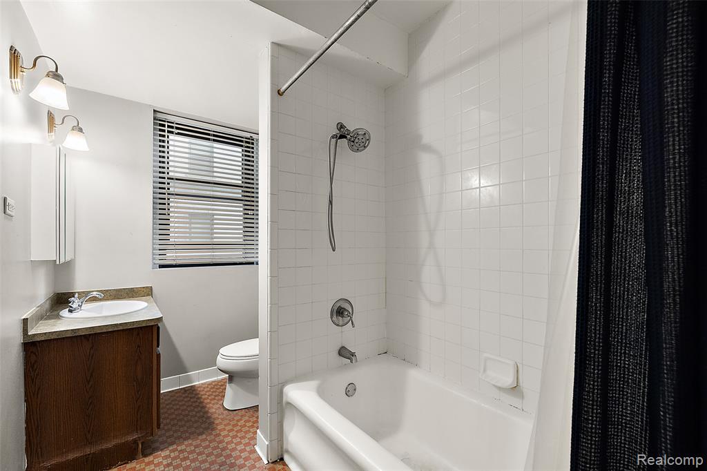 15 E Kirby Street Property Photo 31