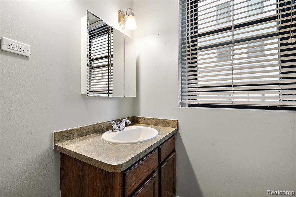 15 E Kirby Street Property Photo 34