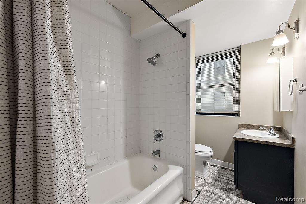 15 E Kirby Street Property Photo 40