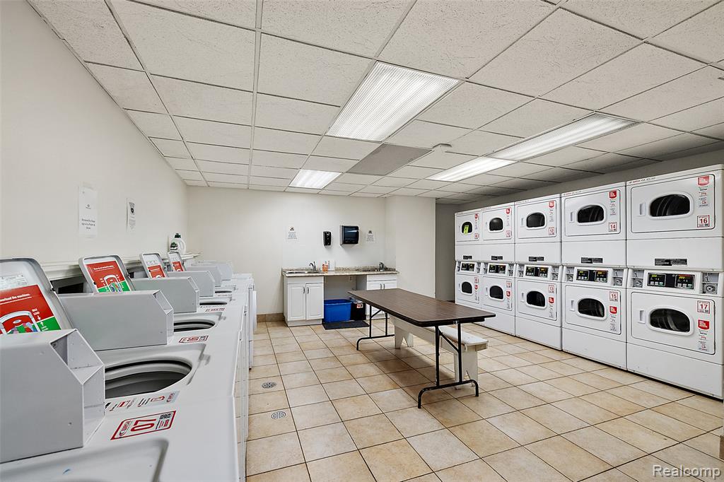 15 E Kirby Street Property Photo 45