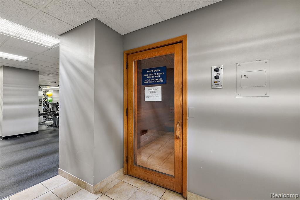 15 E Kirby Street Property Photo 47