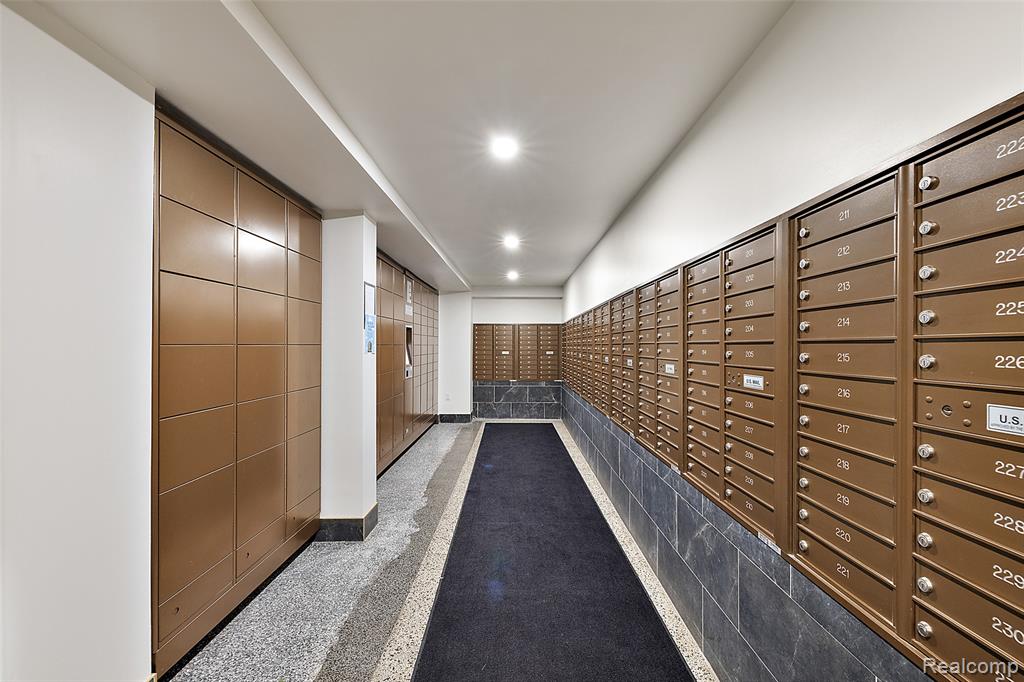 15 E Kirby Street Property Photo 49