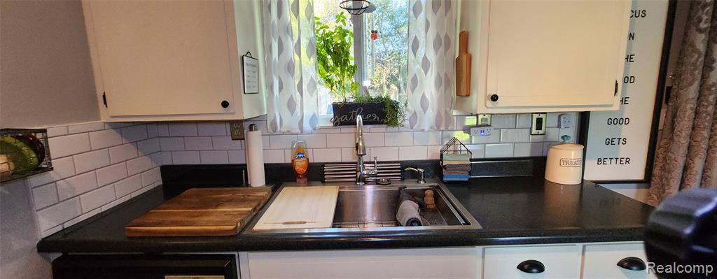 1069 Elodie Drive Property Photo 14
