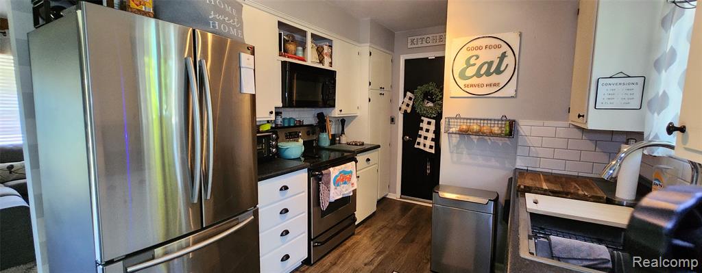 1069 Elodie Drive Property Photo 17