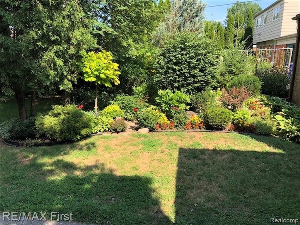 4805 Bates Drive Property Photo 3